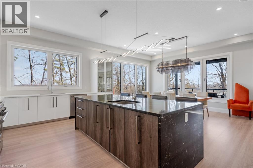 111 Grand Ridge Drive, Cambridge, ON - Indoor Photo Showing Kitchen