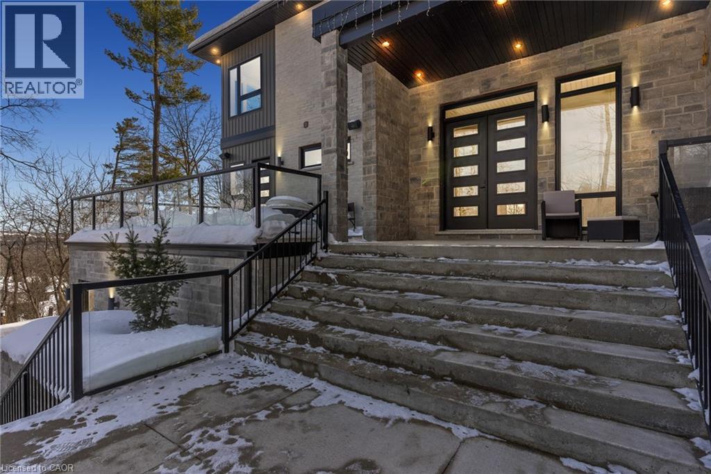 111 Grand Ridge Drive, Cambridge, ON - Outdoor
