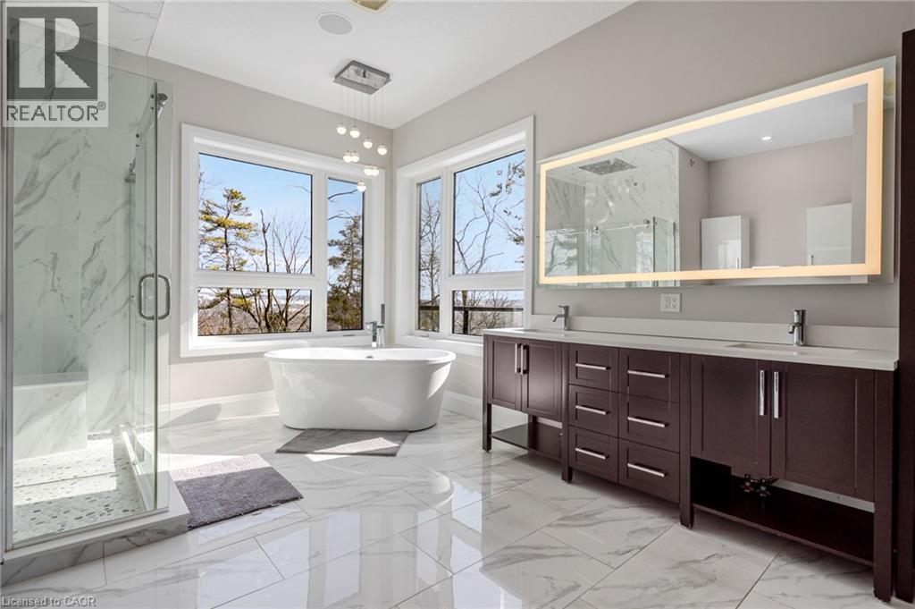 111 Grand Ridge Drive, Cambridge, ON - Indoor Photo Showing Bathroom