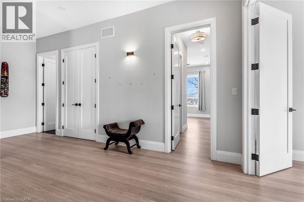 111 Grand Ridge Drive, Cambridge, ON - Indoor Photo Showing Other Room