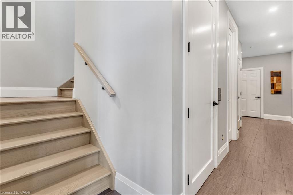 111 Grand Ridge Drive, Cambridge, ON - Indoor Photo Showing Other Room