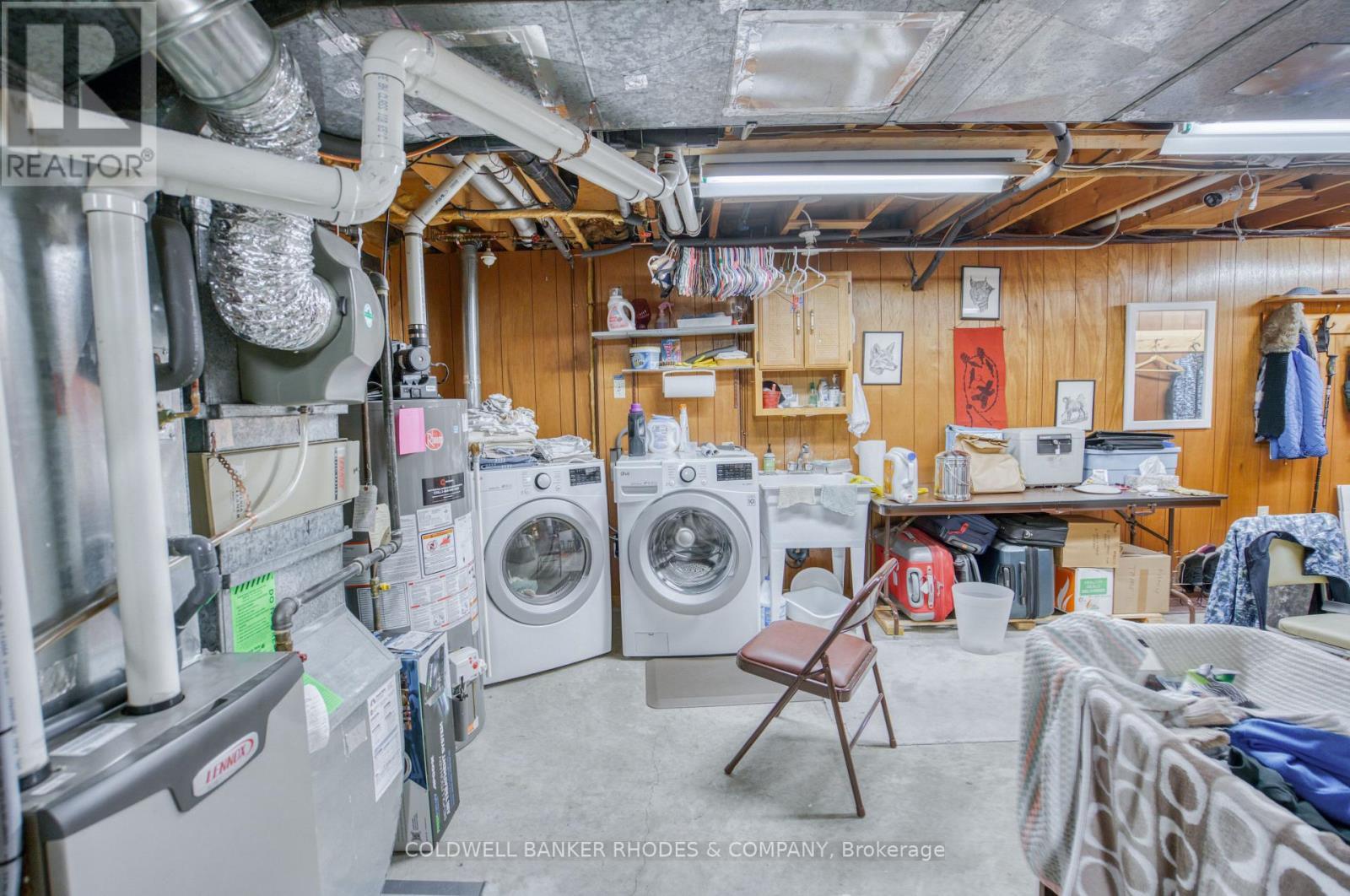 Basement laundry area. - 118 Robinson Avenue, Ottawa, ON - Indoor Photo Showing Laundry Room