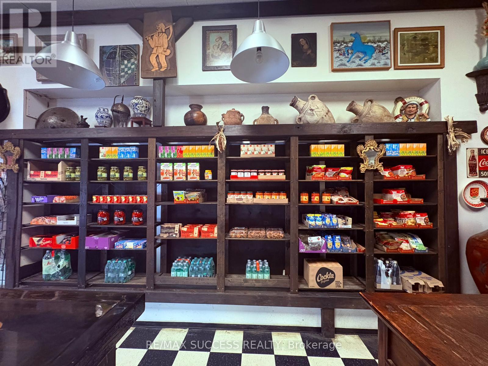 918 Dundas Street E, Mississauga, ON