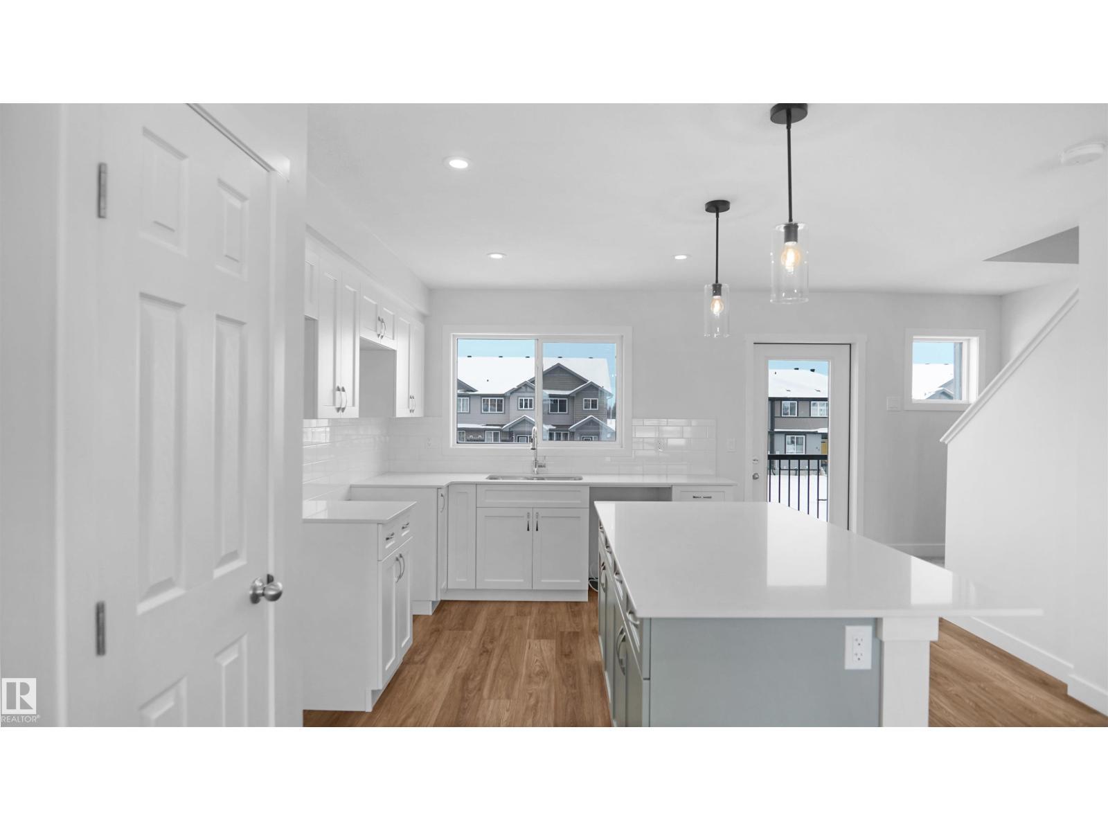 113 Nerine Cr, St. Albert, AB - Indoor Photo Showing Kitchen