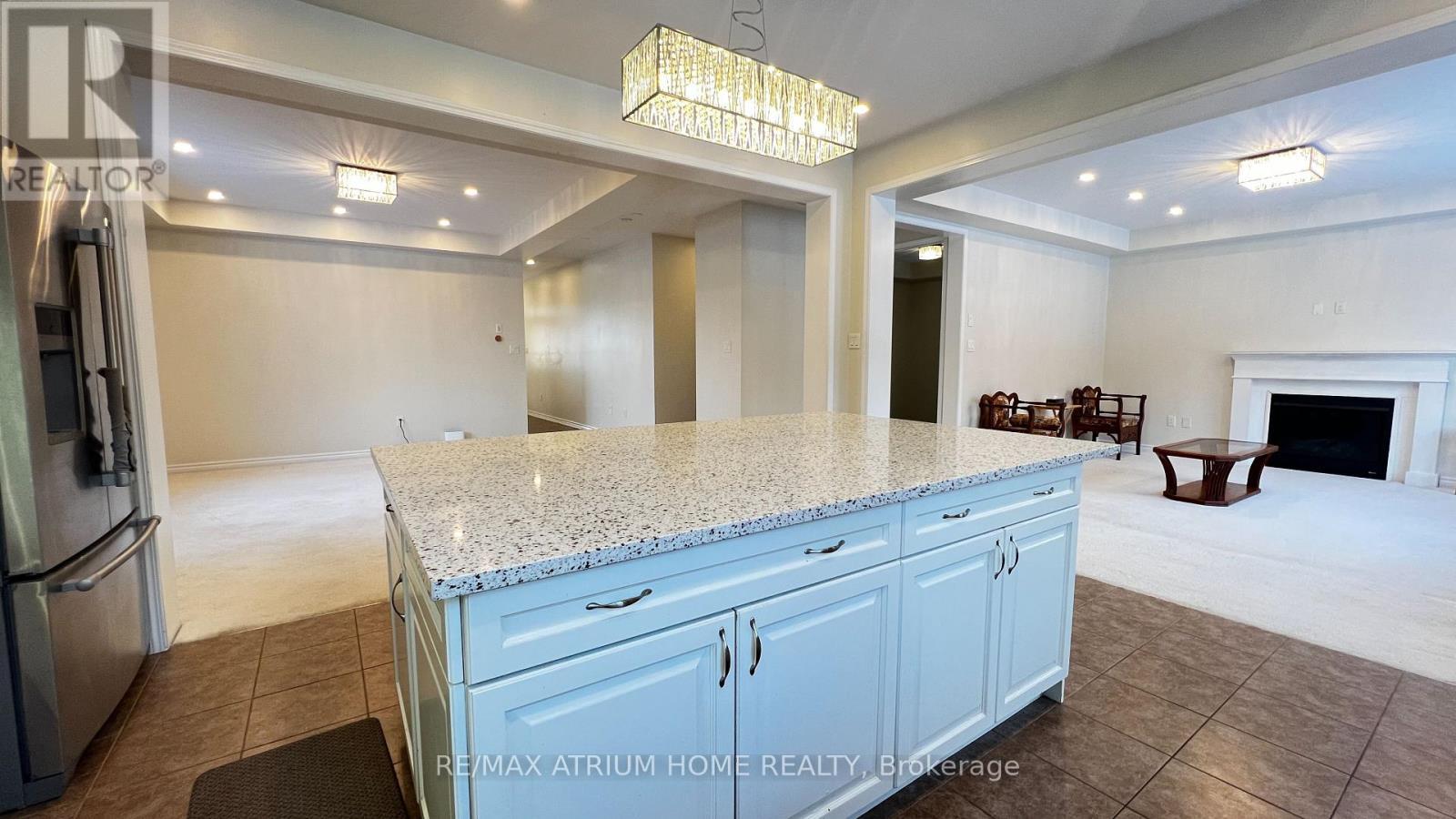 Living Room - 2 Forest Grove Lane, Kitchener, ON - Indoor Photo Showing Kitchen