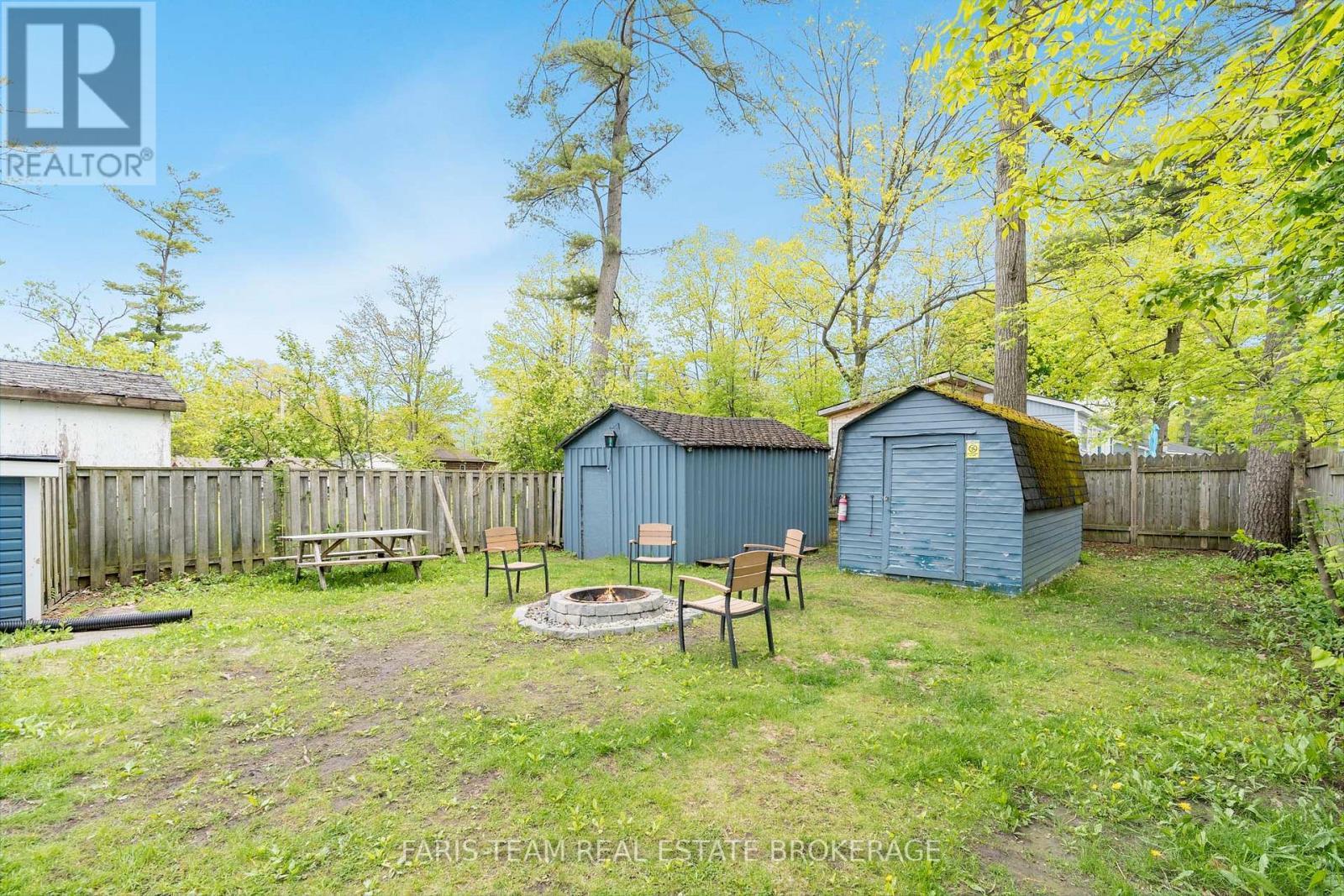 113 River Road E, Wasaga Beach, ON - Outdoor