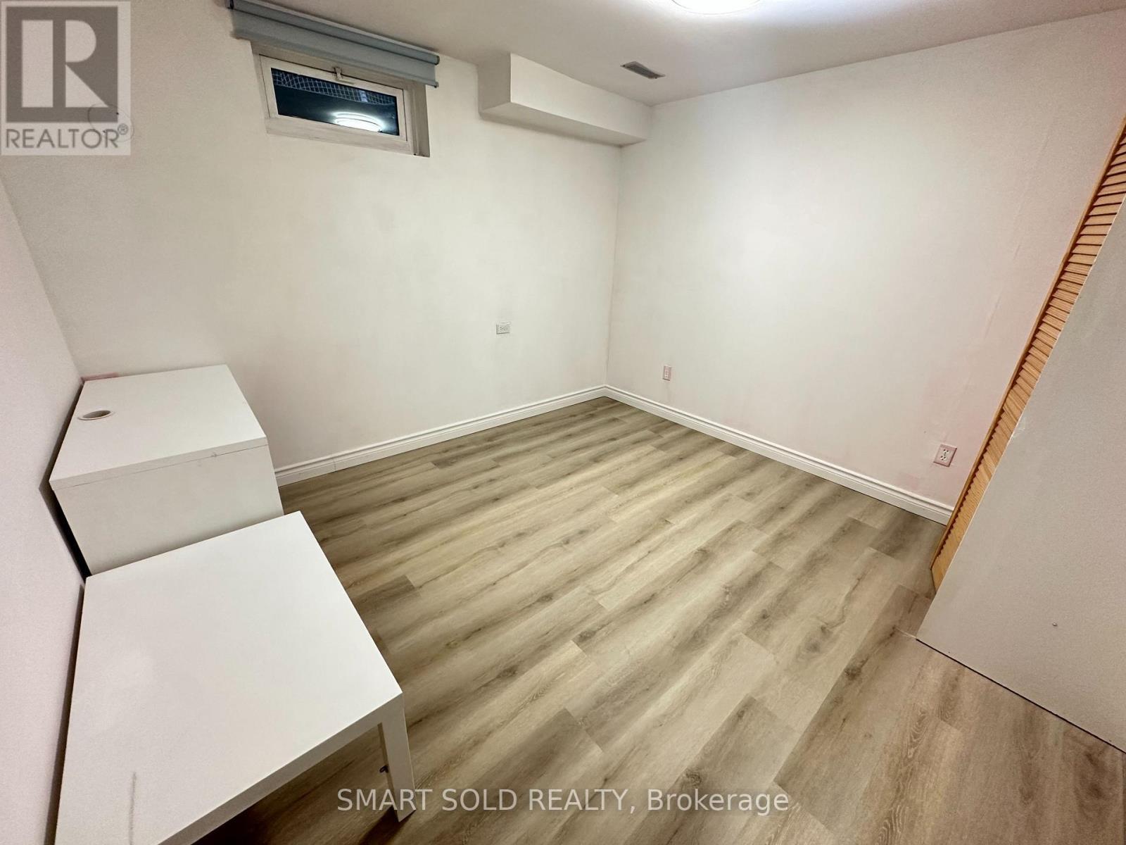 4211 Murray Hill Crescent, Mississauga, ON - Indoor Photo Showing Laundry Room