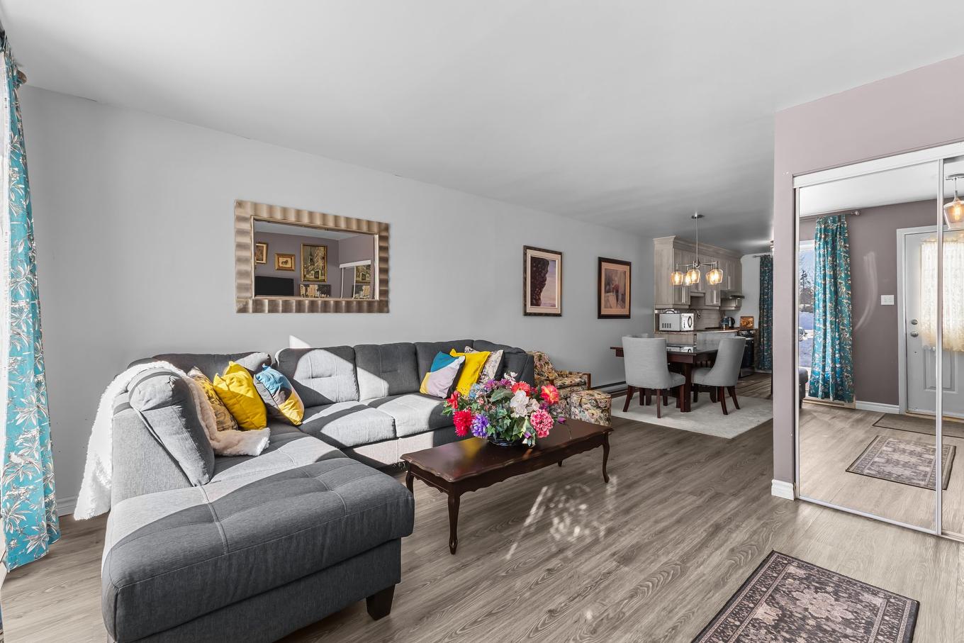 Living room - 90 Rue Du Golf, Lavaltrie, QC