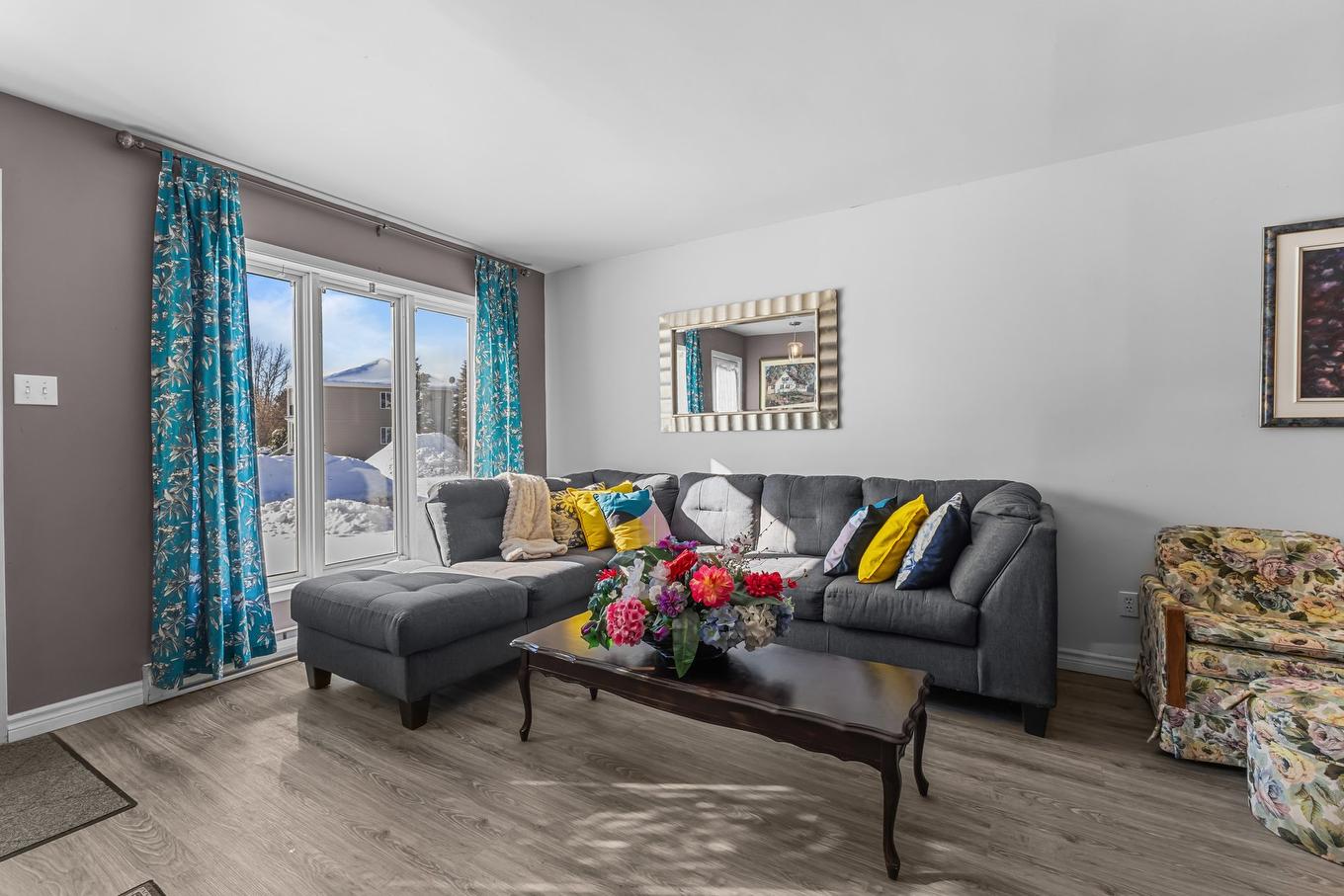 Living room - 90 Rue Du Golf, Lavaltrie, QC