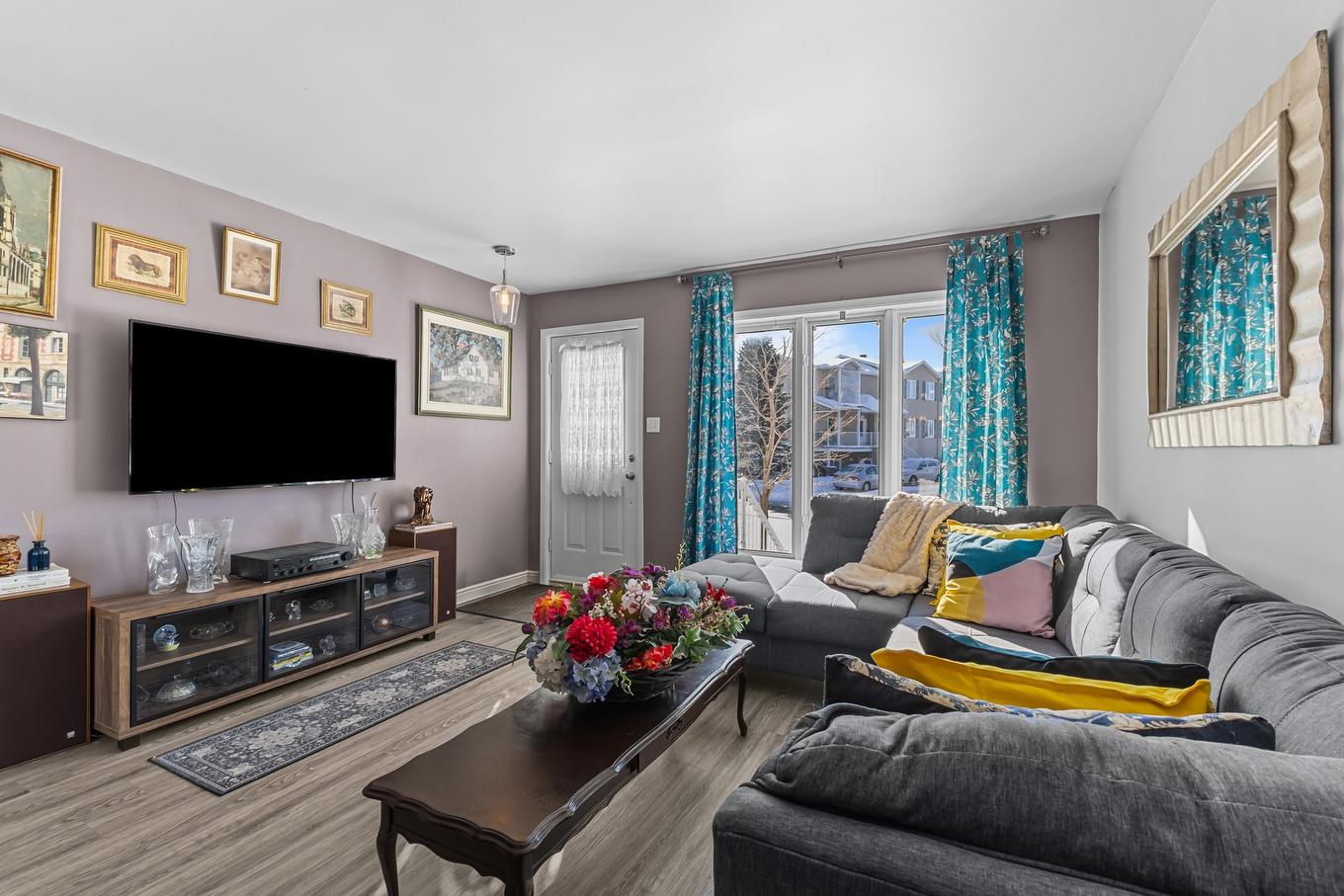 Living room - 90 Rue Du Golf, Lavaltrie, QC