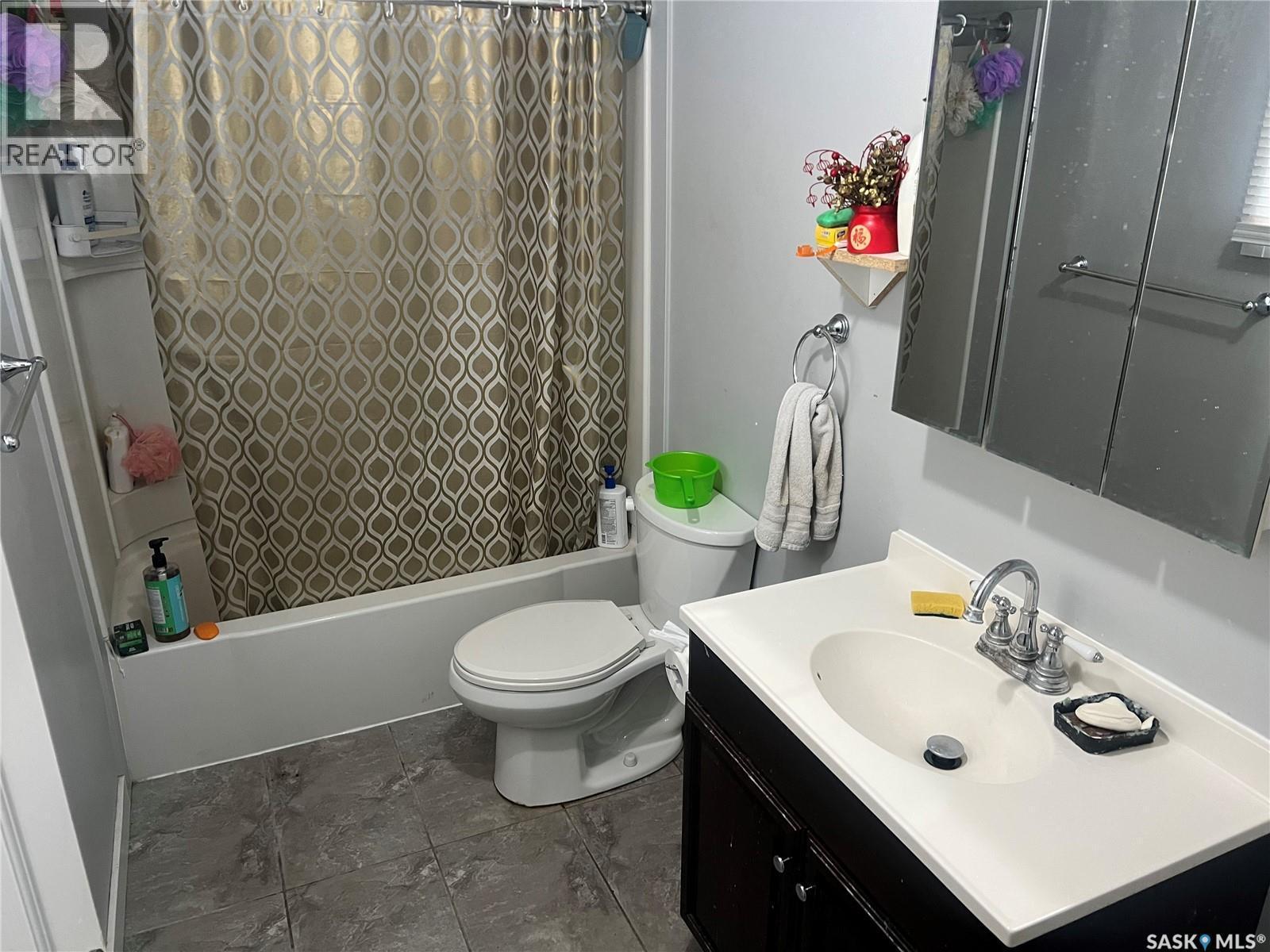 110 Main Street, Dalmeny, SK - Indoor Photo Showing Bathroom