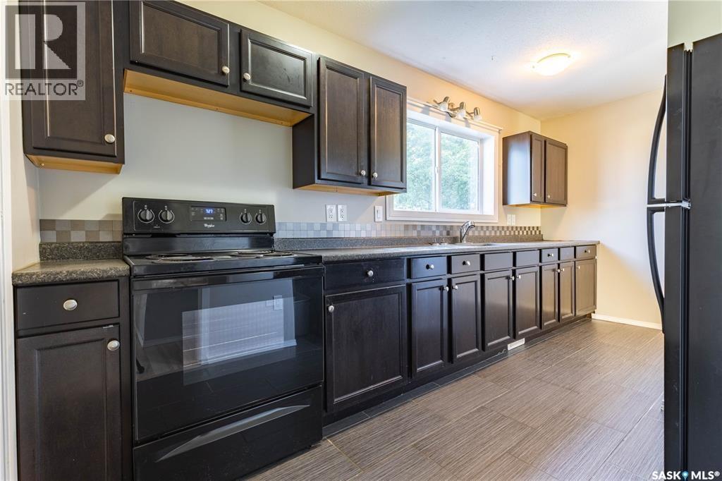 110 Main Street, Dalmeny, SK - Indoor Photo Showing Kitchen