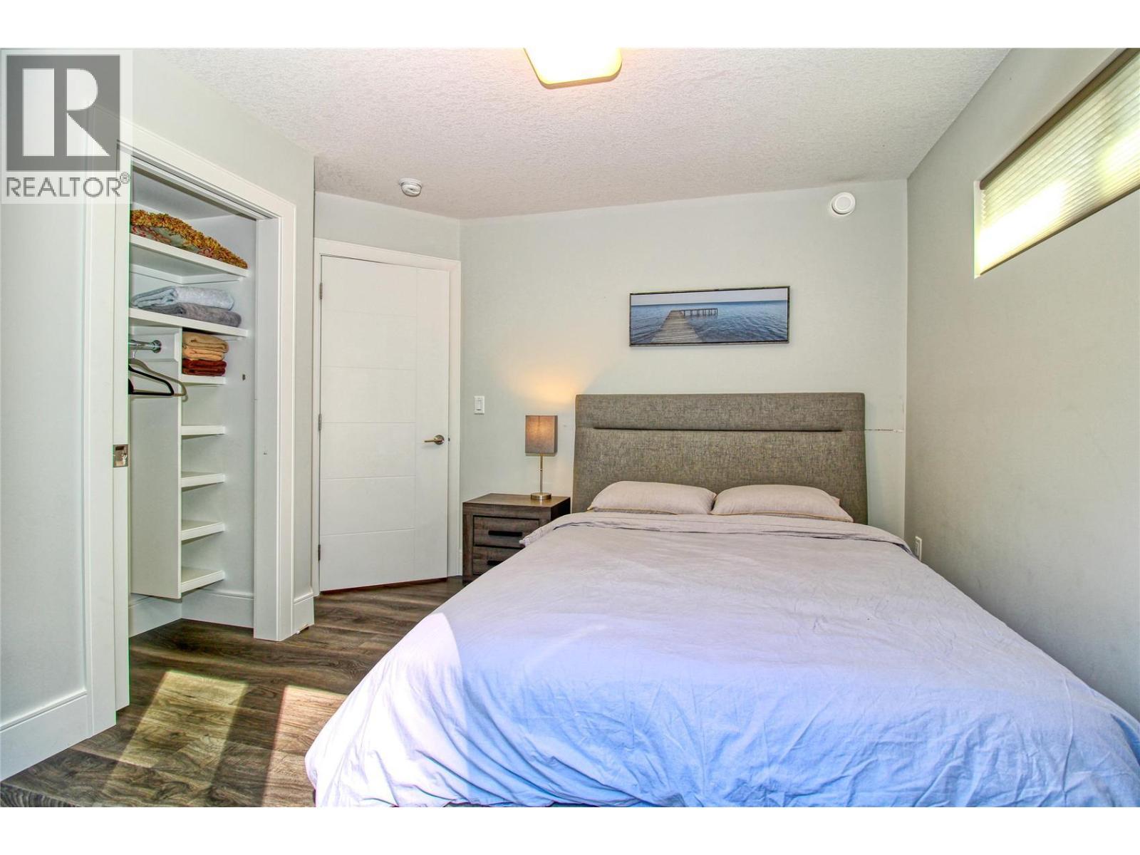 6742 Marbella Loop Unit# 302, Kelowna, BC - Indoor Photo Showing Bedroom