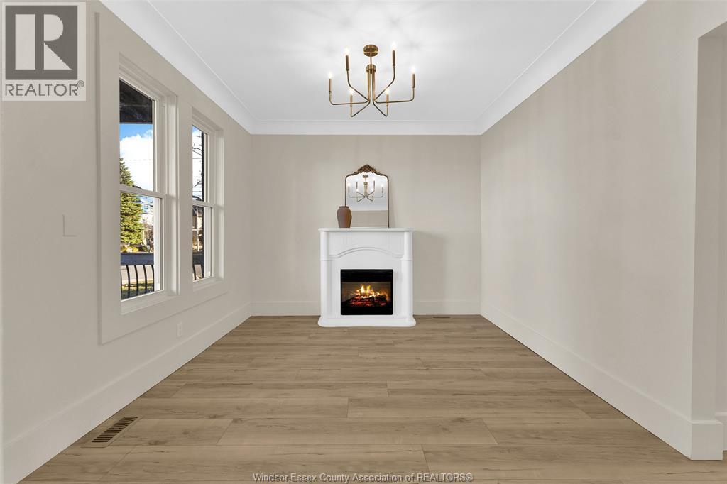 785 Hall #Main, Windsor, ON - Indoor With Fireplace