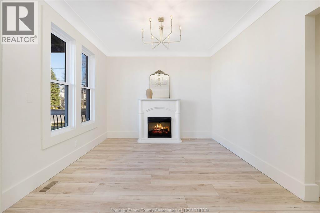 785 Hall #Main, Windsor, ON - Indoor With Fireplace