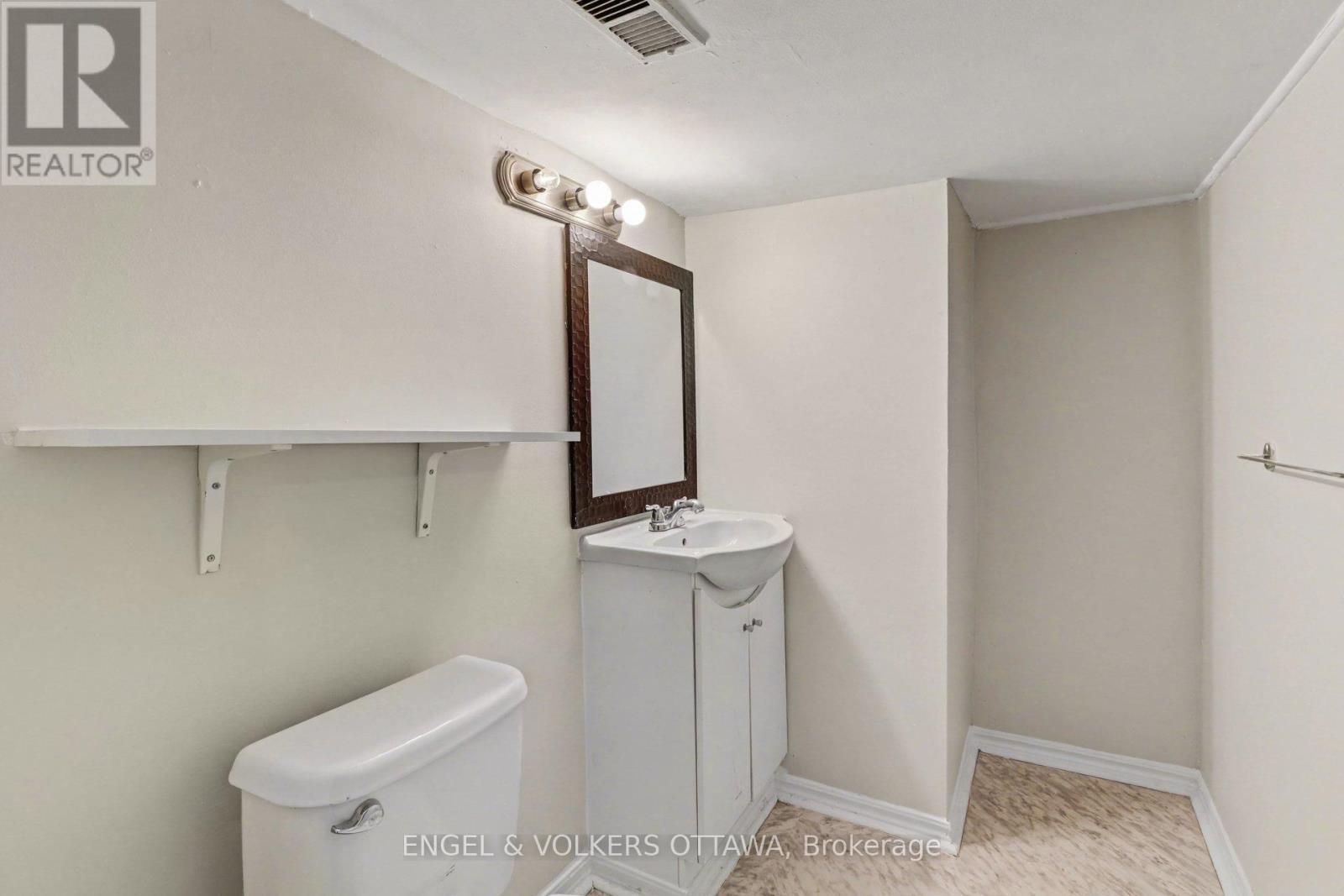 176 Arlington Avenue, Ottawa, ON - Indoor Photo Showing Other Room