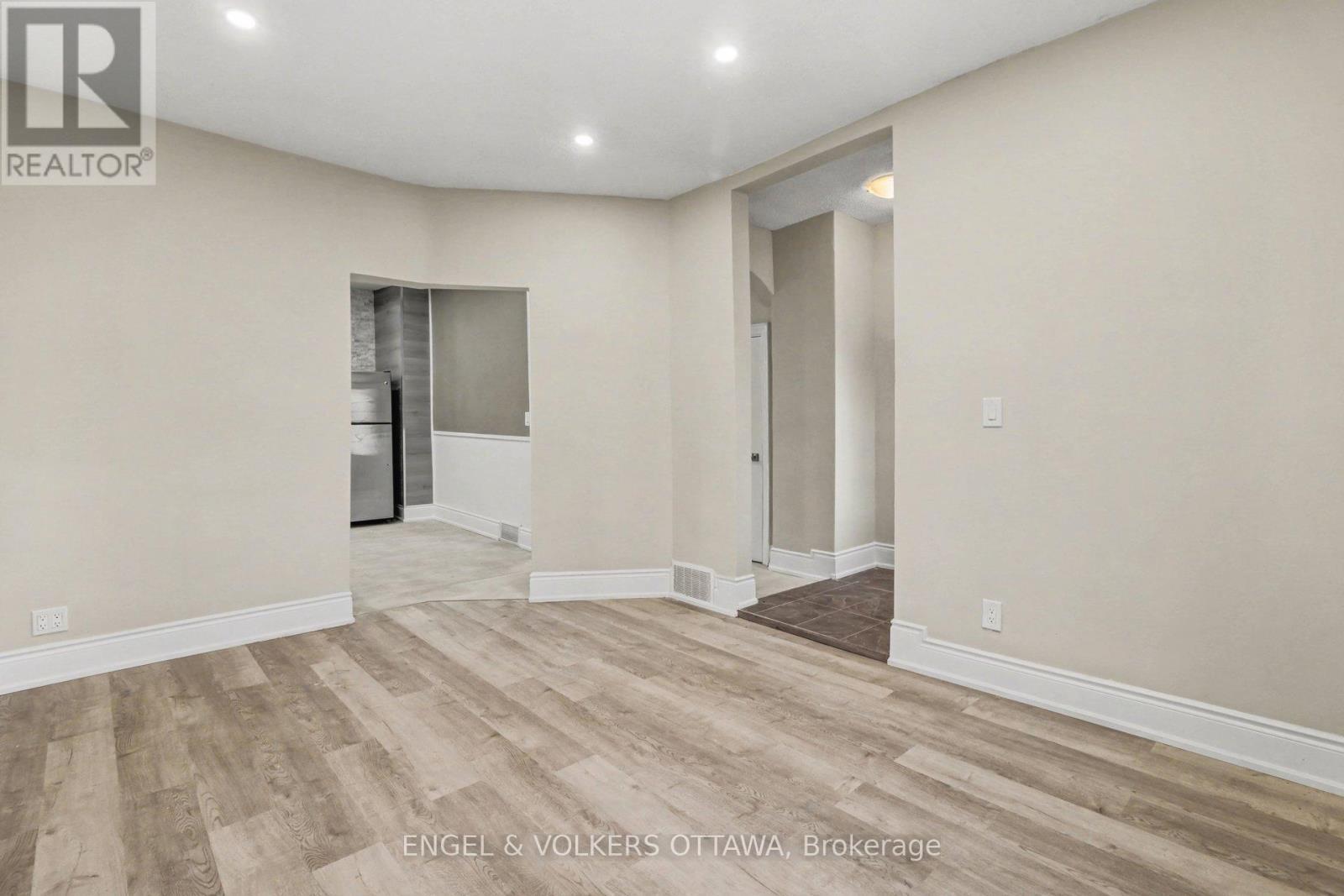 176 Arlington Avenue, Ottawa, ON - Indoor Photo Showing Other Room