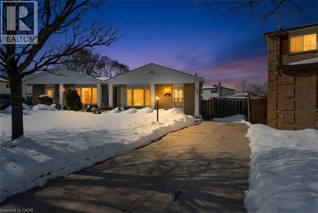 126 Garden Crescent, Hamilton, ON - Outdoor