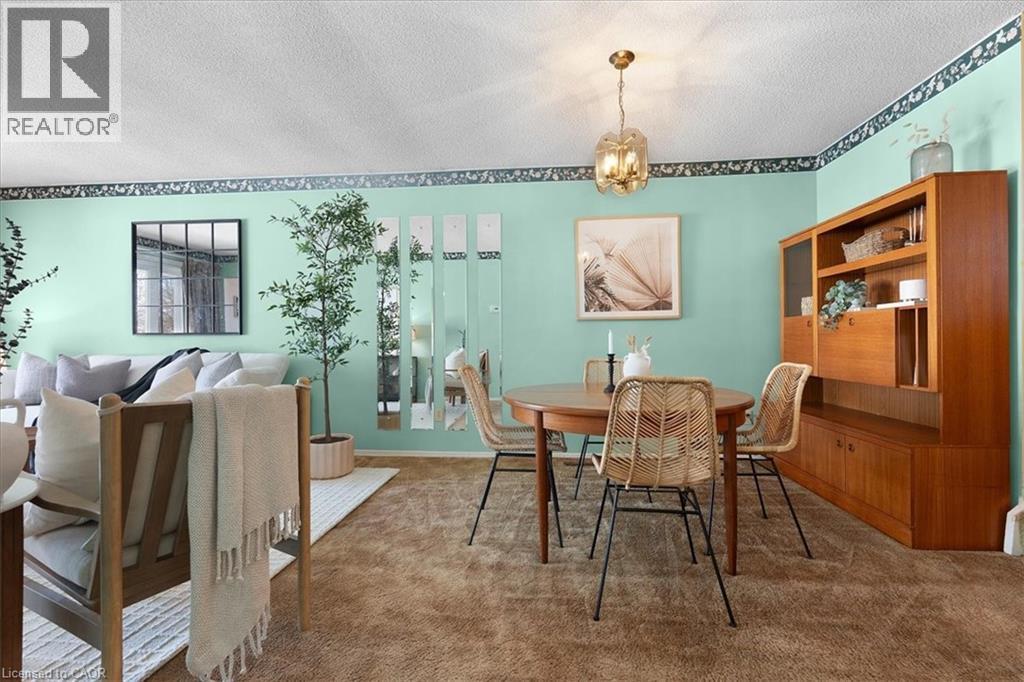126 Garden Crescent, Hamilton, ON - Indoor Photo Showing Dining Room