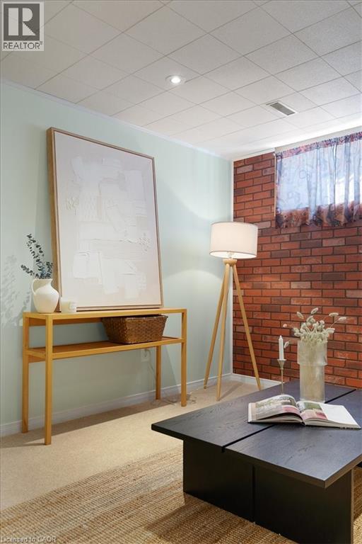 126 Garden Crescent, Hamilton, ON - Indoor Photo Showing Other Room