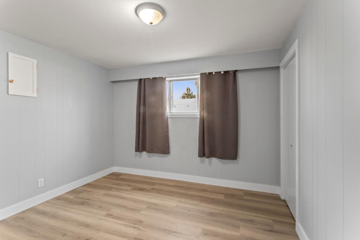 2433 Cedar Street, Creston, BC - Indoor Photo Showing Other Room