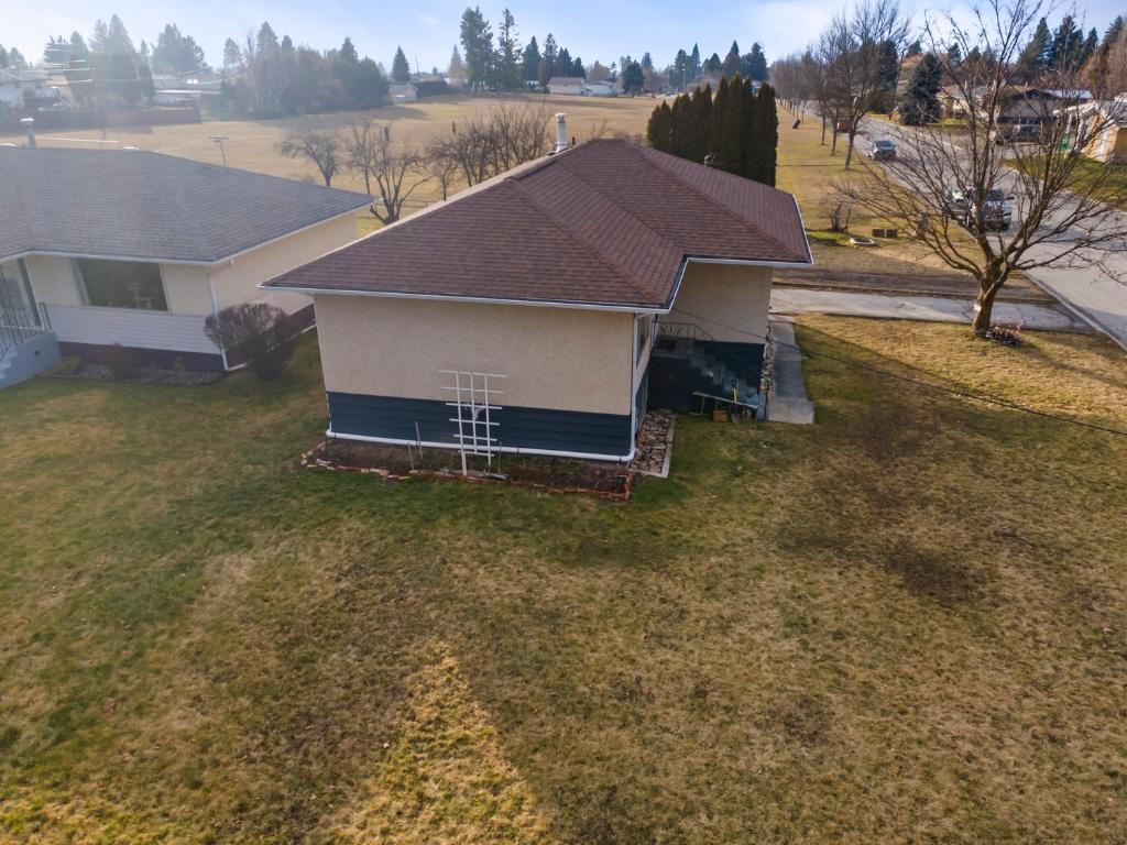 2433 Cedar Street, Creston, BC - Outdoor With View