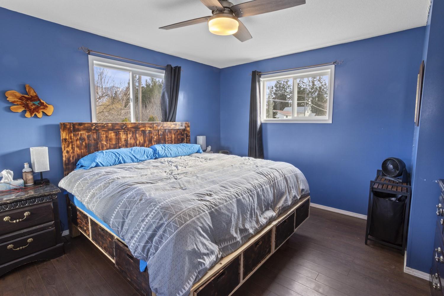 231 9Th Avenue, Creston, BC - Indoor Photo Showing Bedroom