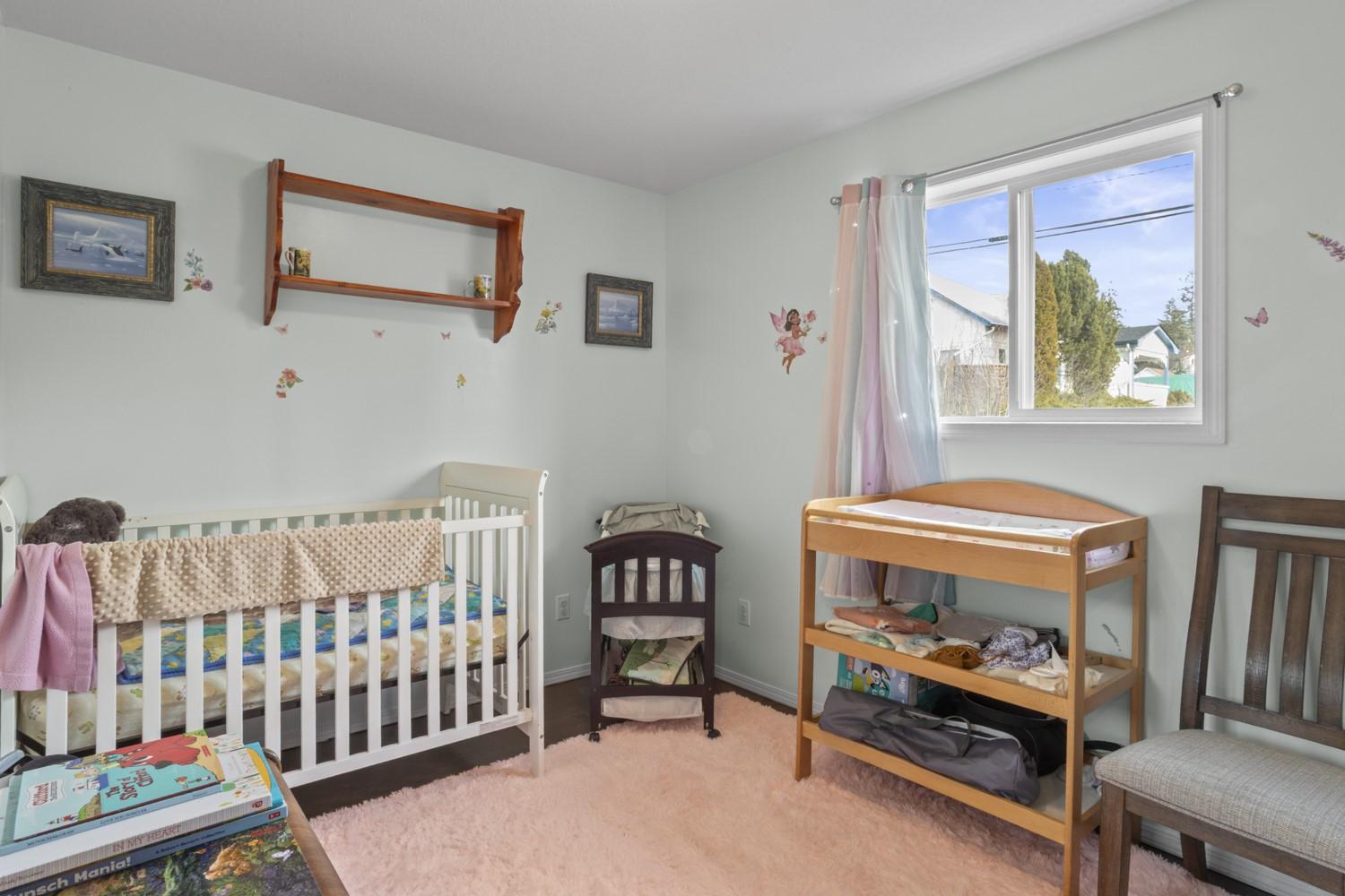 231 9Th Avenue, Creston, BC - Indoor Photo Showing Bedroom