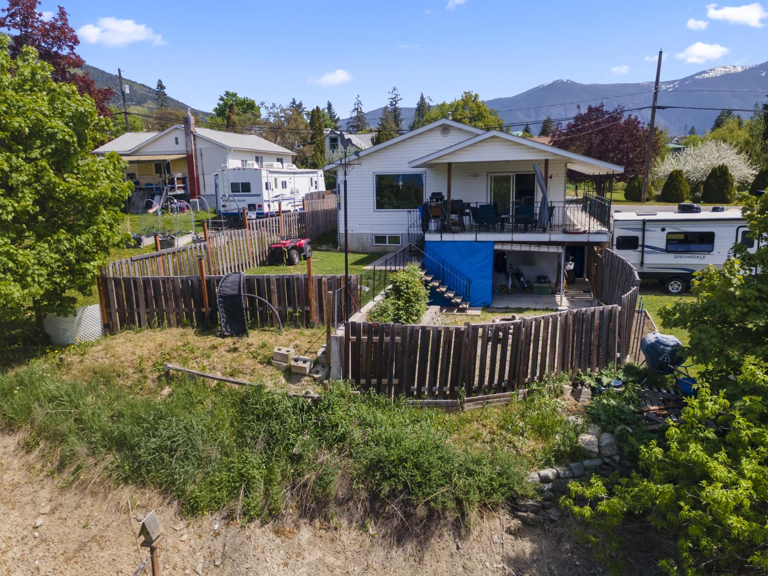 231 9Th Avenue, Creston, BC - Outdoor With Deck Patio Veranda