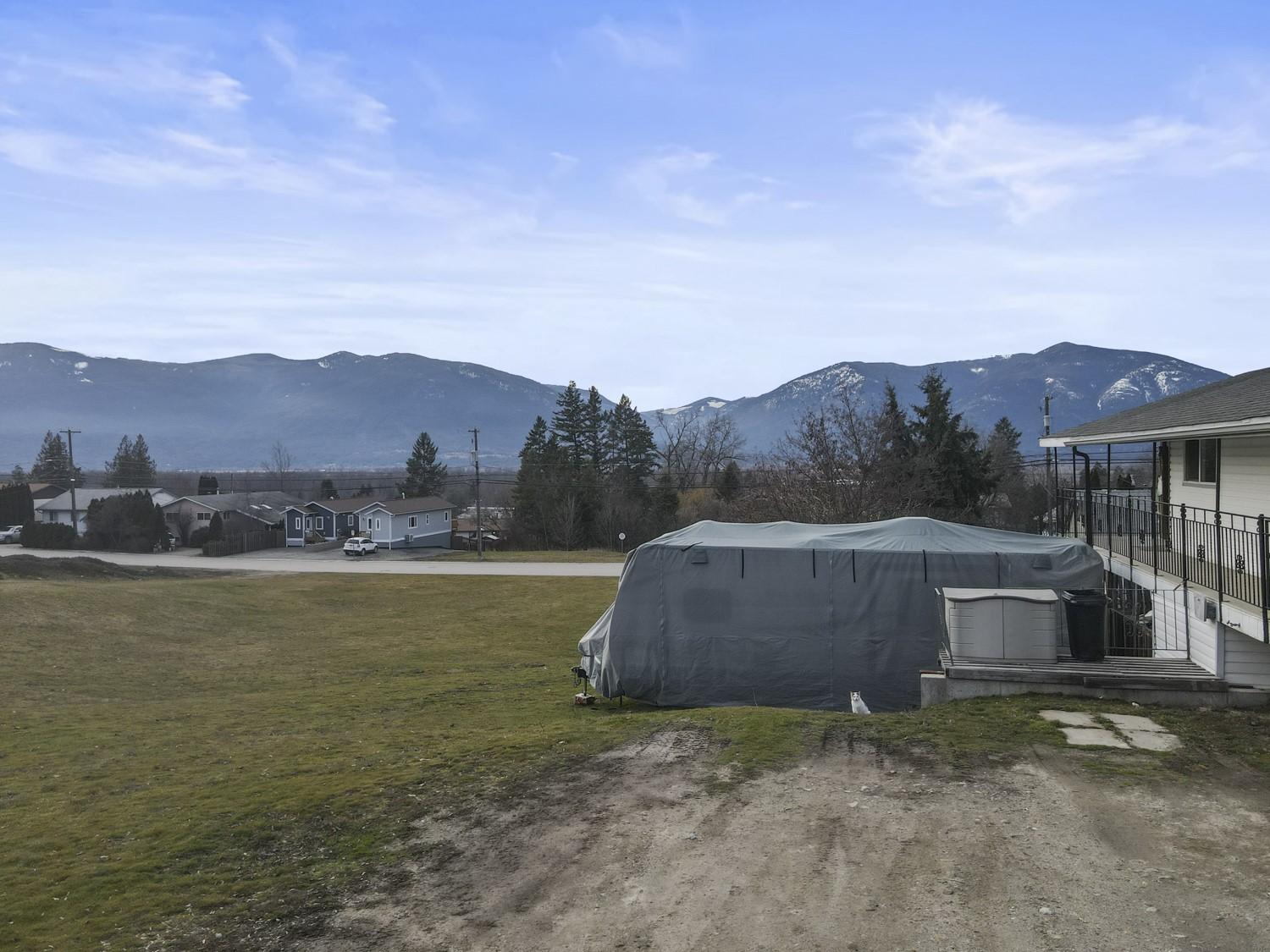 231 9Th Avenue, Creston, BC - Outdoor