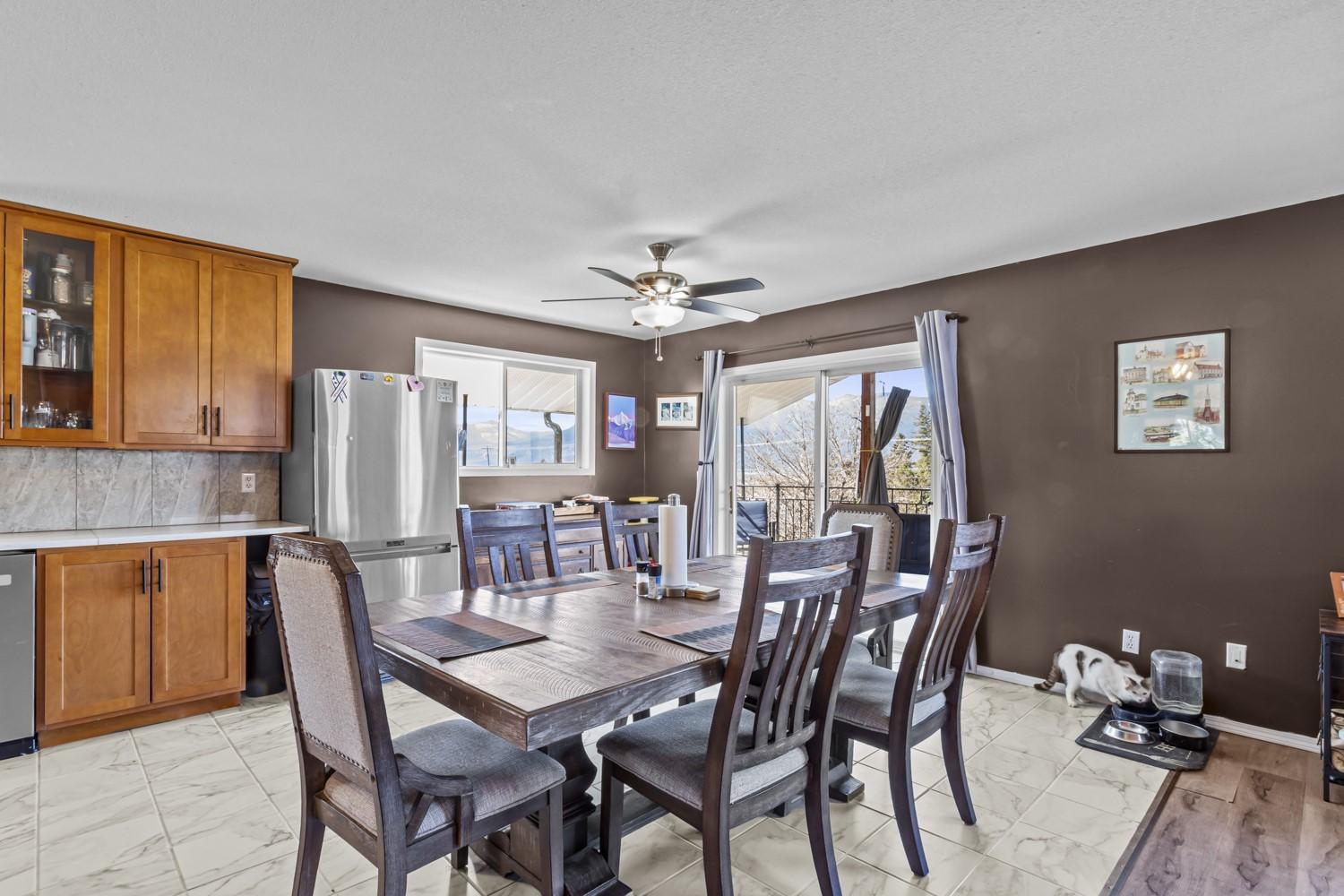 231 9Th Avenue, Creston, BC - Indoor Photo Showing Dining Room