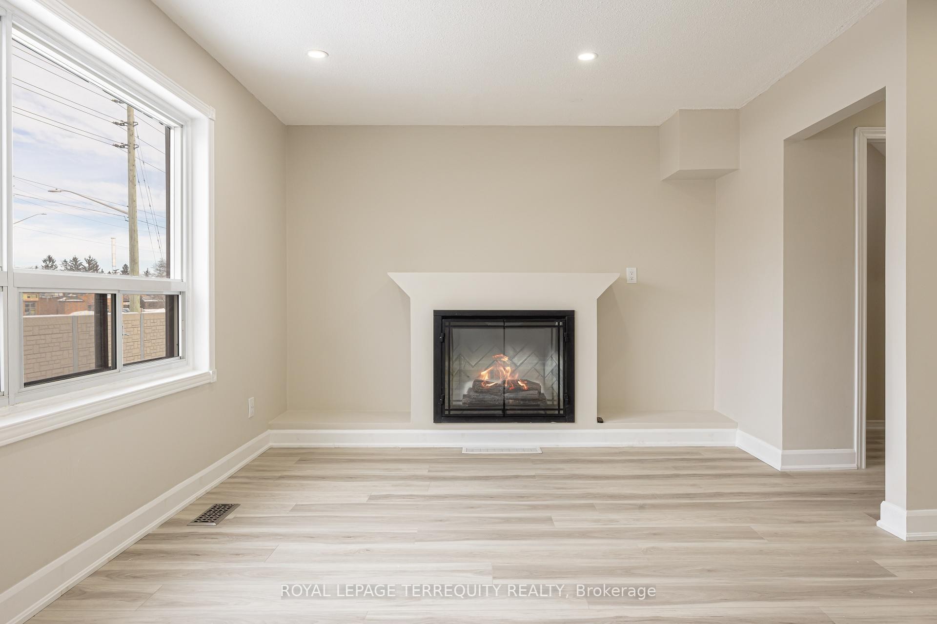 14-1945 Denmar Road, Pickering, ON - Indoor Photo Showing Other Room With Fireplace