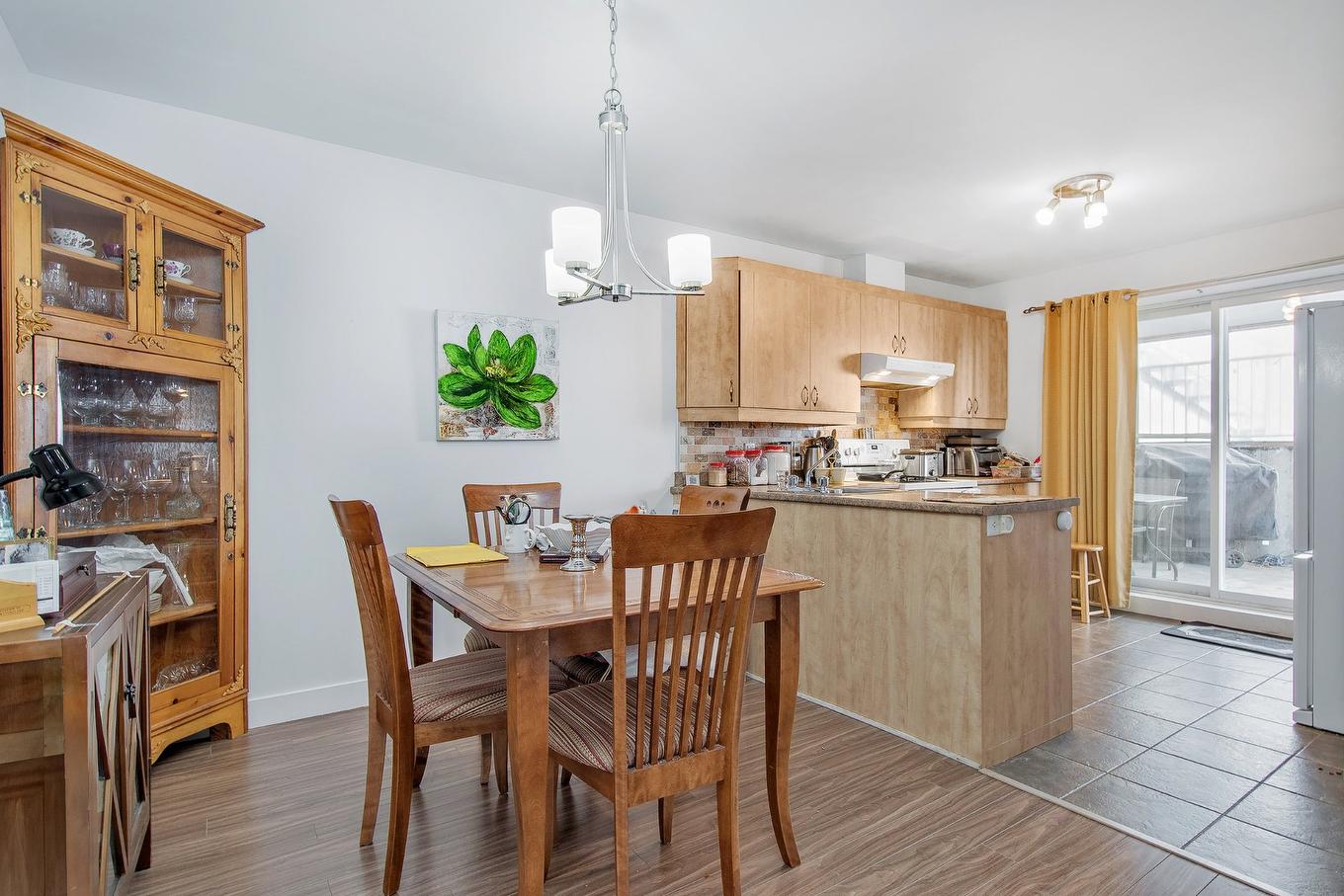 Dining room - 103-2333 Rue De L'Hortensia, Terrebonne (La Plaine), QC - Indoor