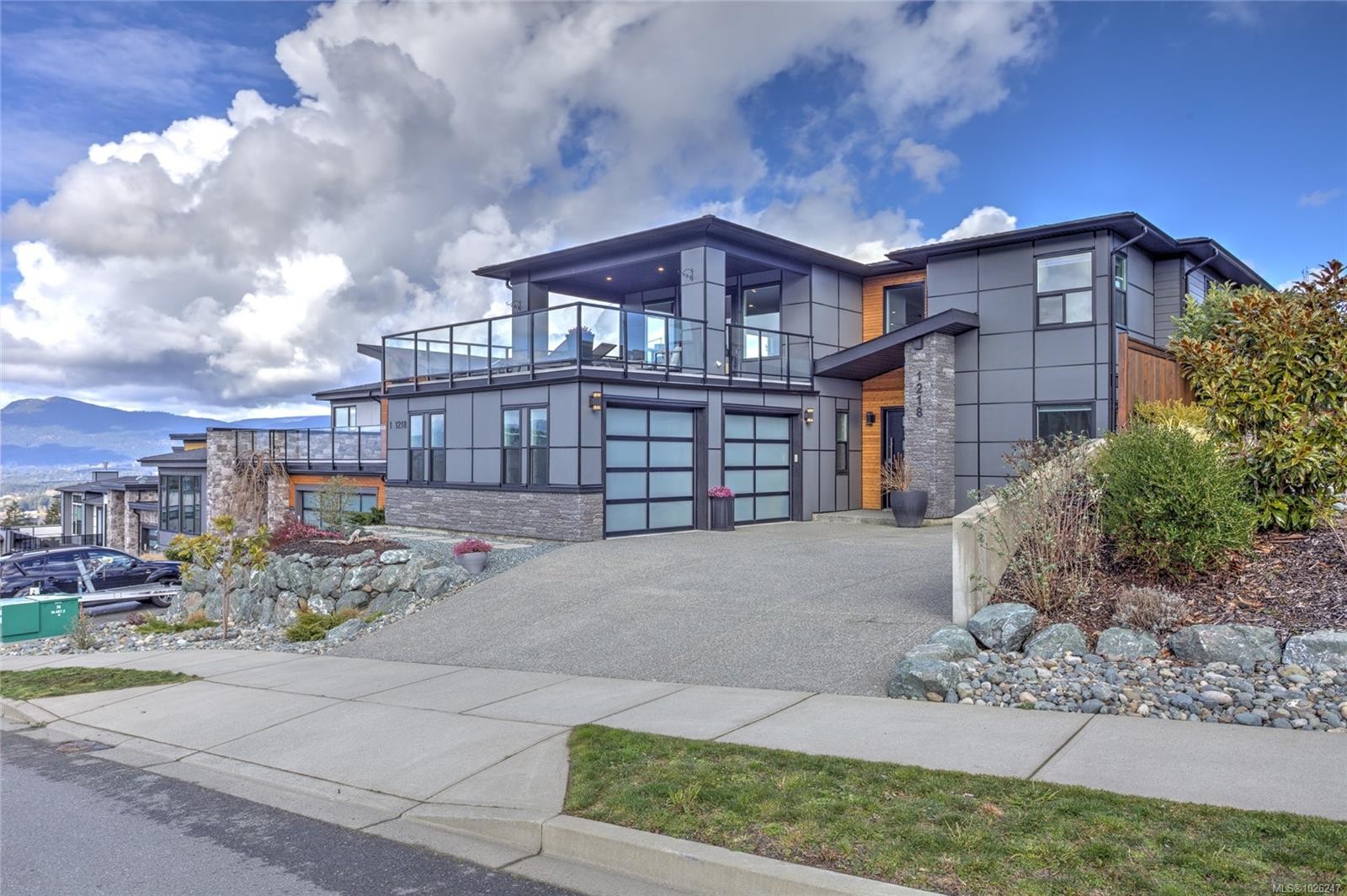 1218 Viewtop Rd, Duncan, BC