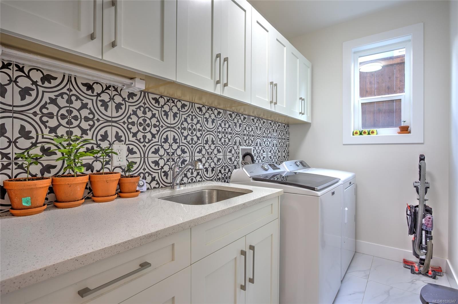 1218 Viewtop Rd, Duncan, BC