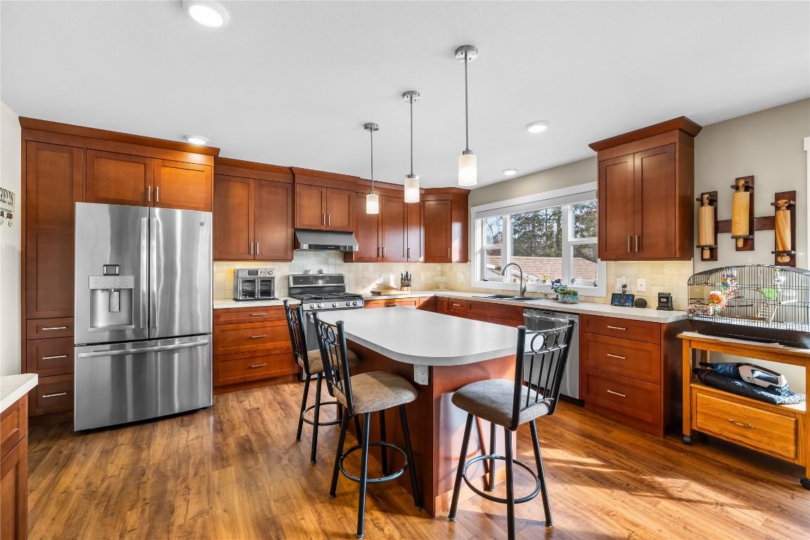 966 313Th Drive, Kimberley, BC - Indoor Photo Showing Kitchen