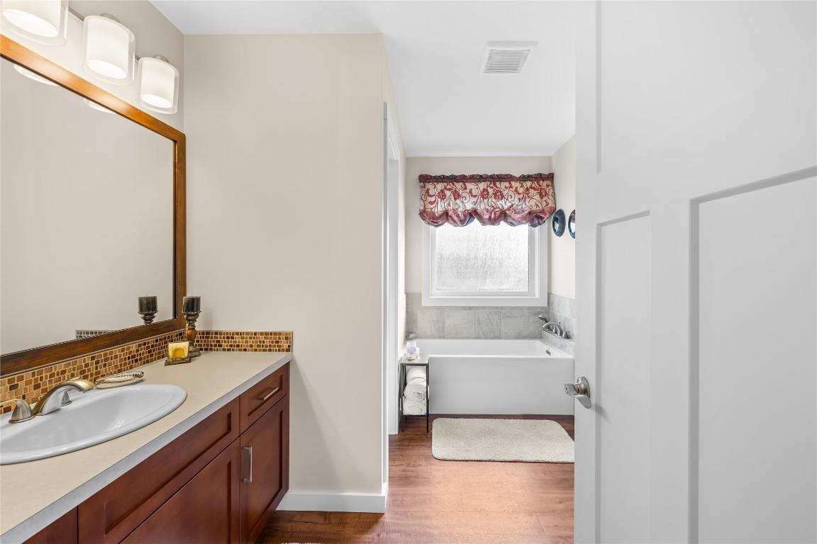 966 313Th Drive, Kimberley, BC - Indoor Photo Showing Bathroom