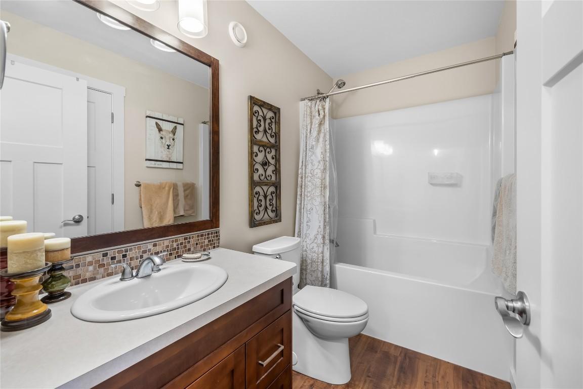966 313Th Drive, Kimberley, BC - Indoor Photo Showing Bathroom