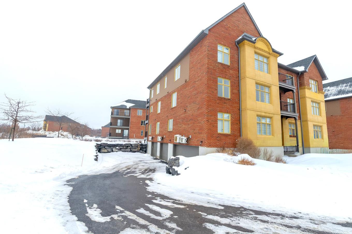 Façade - 3-6100 Rue De Lusa, Brossard, QC - Outdoor