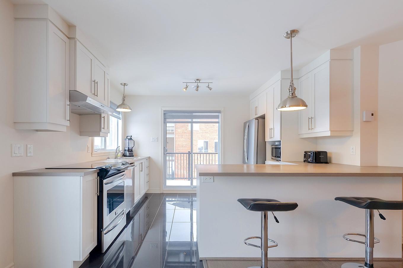Cuisine - 3-6100 Rue De Lusa, Brossard, QC - Indoor Photo Showing Kitchen With Upgraded Kitchen