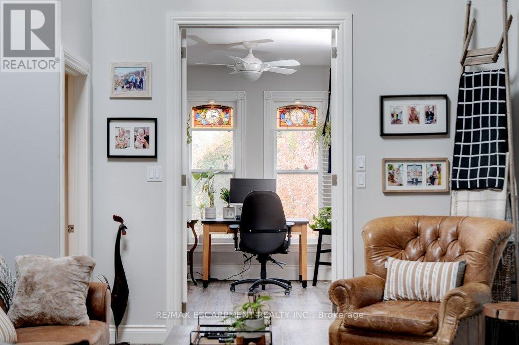 7 Homewood Avenue, Hamilton, ON - Indoor