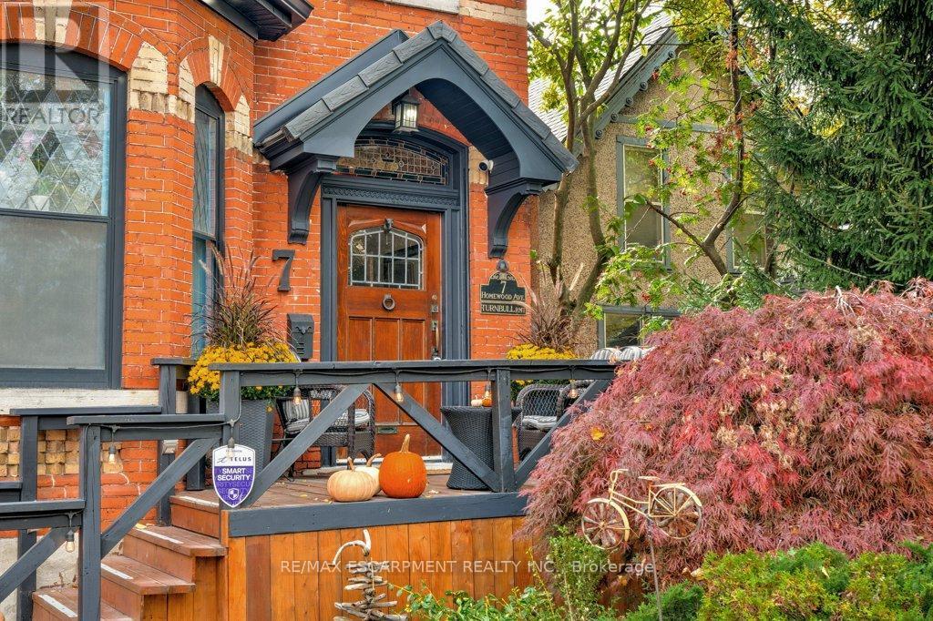 7 Homewood Avenue, Hamilton, ON - Outdoor