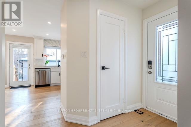Entrance - 2280 Wiseman Court, Mississauga, ON - Indoor Photo Showing Other Room