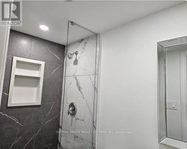 Lower Level - Bathroom - 2280 Wiseman Court, Mississauga, ON -
