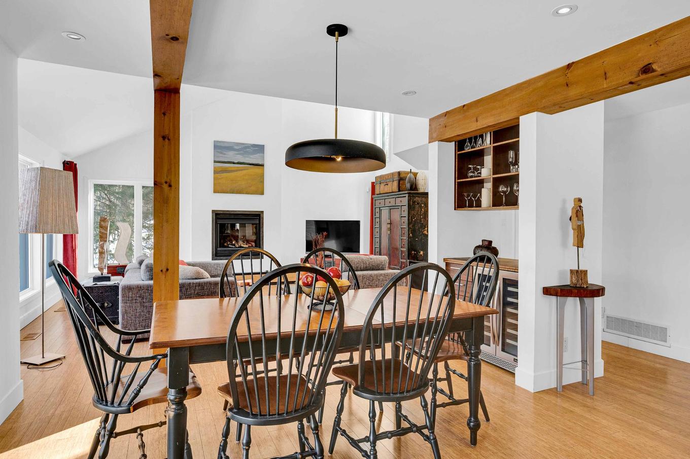 Dining room - 1575 Rue Du Mont-Hibou, Sainte-Adèle, QC - Indoor Photo Showing Dining Room With Fireplace