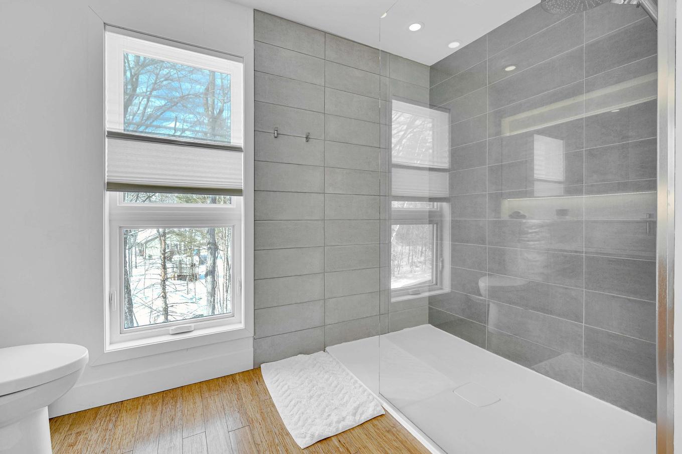 Ensuite bathroom - 1575 Rue Du Mont-Hibou, Sainte-Adèle, QC - Indoor Photo Showing Bathroom