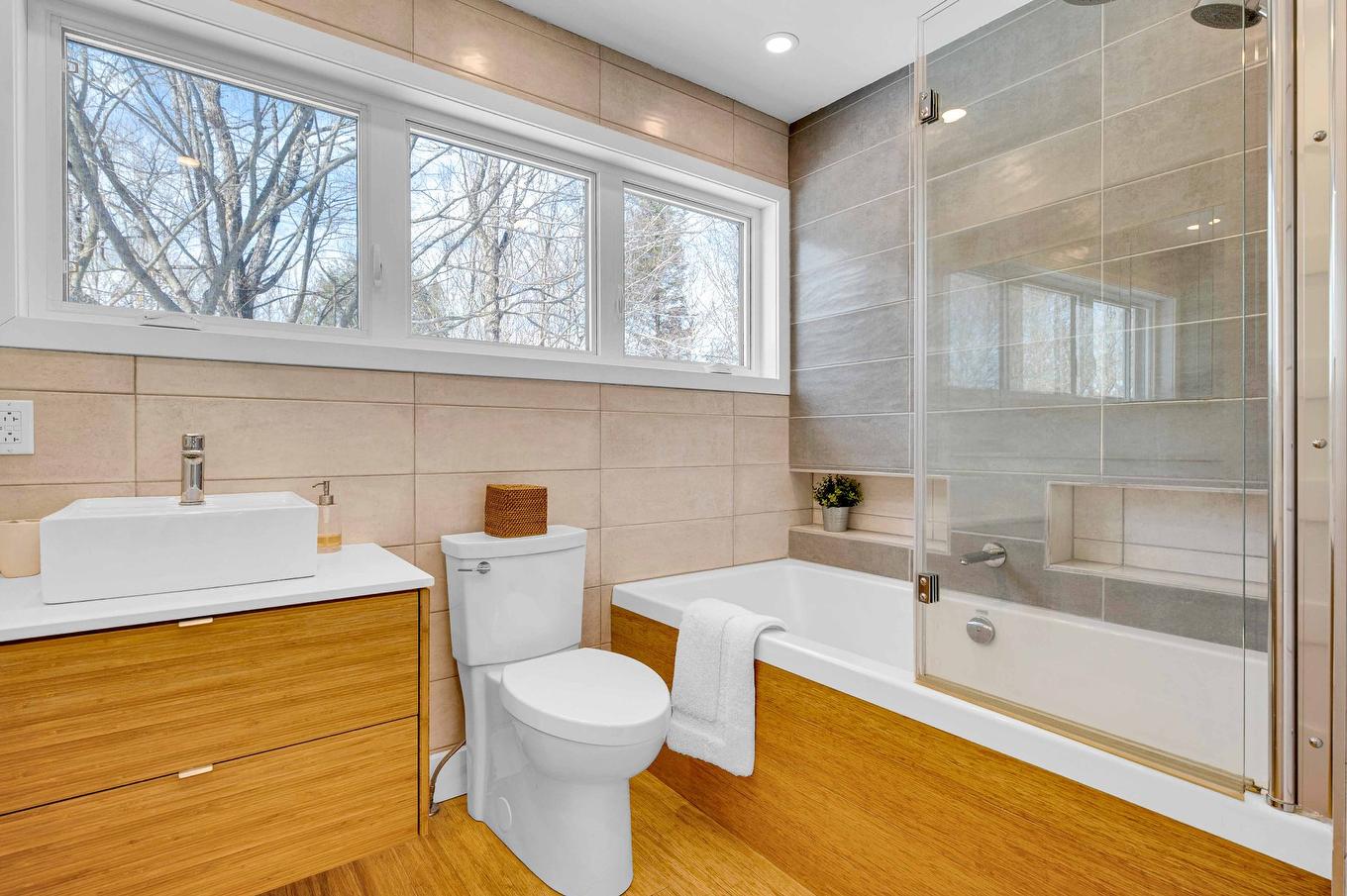 Bathroom - 1575 Rue Du Mont-Hibou, Sainte-Adèle, QC - Indoor Photo Showing Bathroom