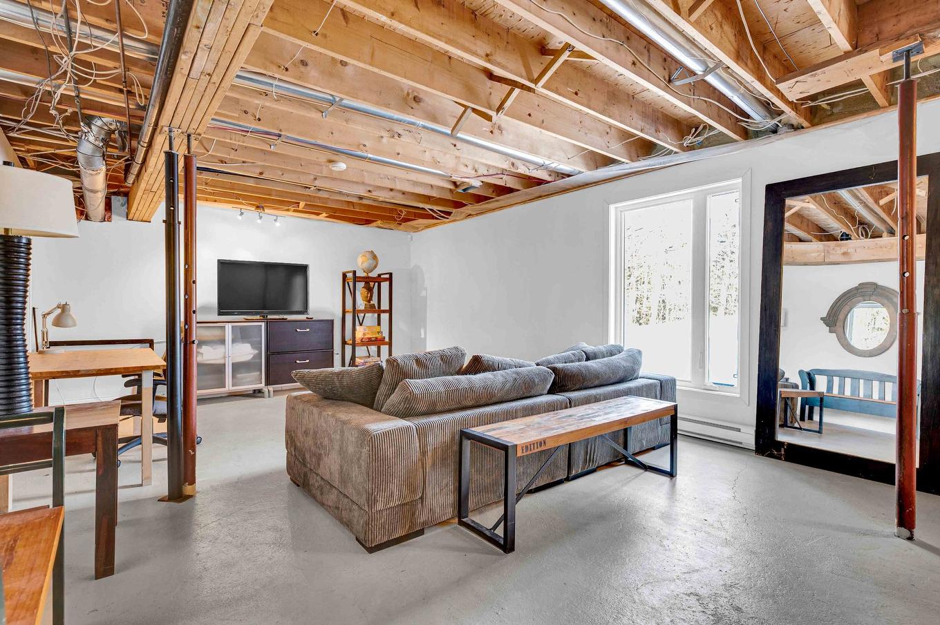 Family room - 1575 Rue Du Mont-Hibou, Sainte-Adèle, QC - Indoor Photo Showing Basement