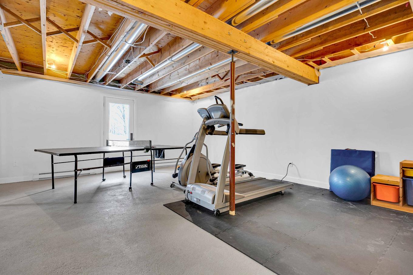 Family room - 1575 Rue Du Mont-Hibou, Sainte-Adèle, QC - Indoor Photo Showing Basement