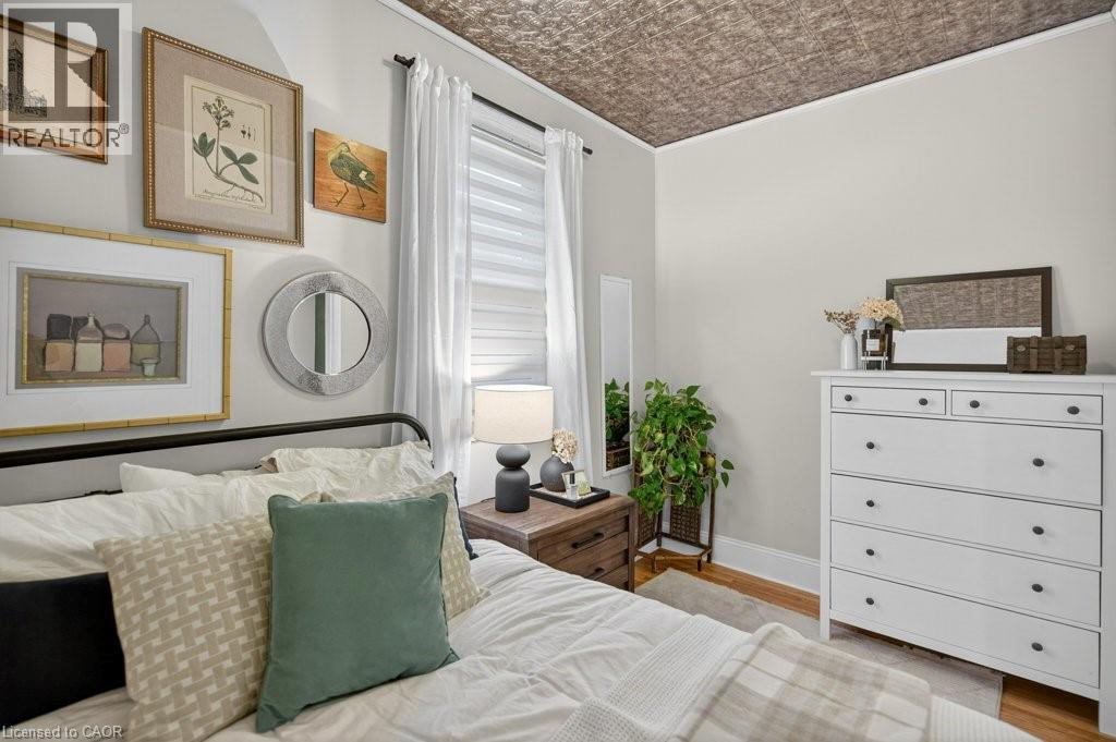 196 Paling Avenue, Hamilton, ON - Indoor Photo Showing Bedroom